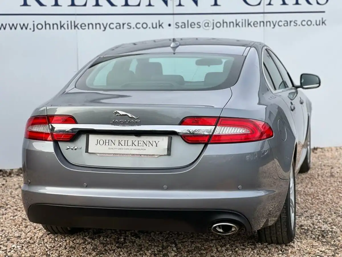 2015-jaguar-xf-22td-luxury-200ps-saloon-4d-big-5
