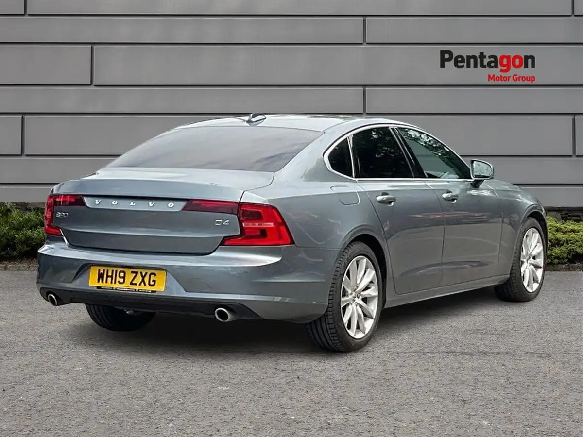 2019-volvo-s90-20td-d4-momentum-plus-big-4
