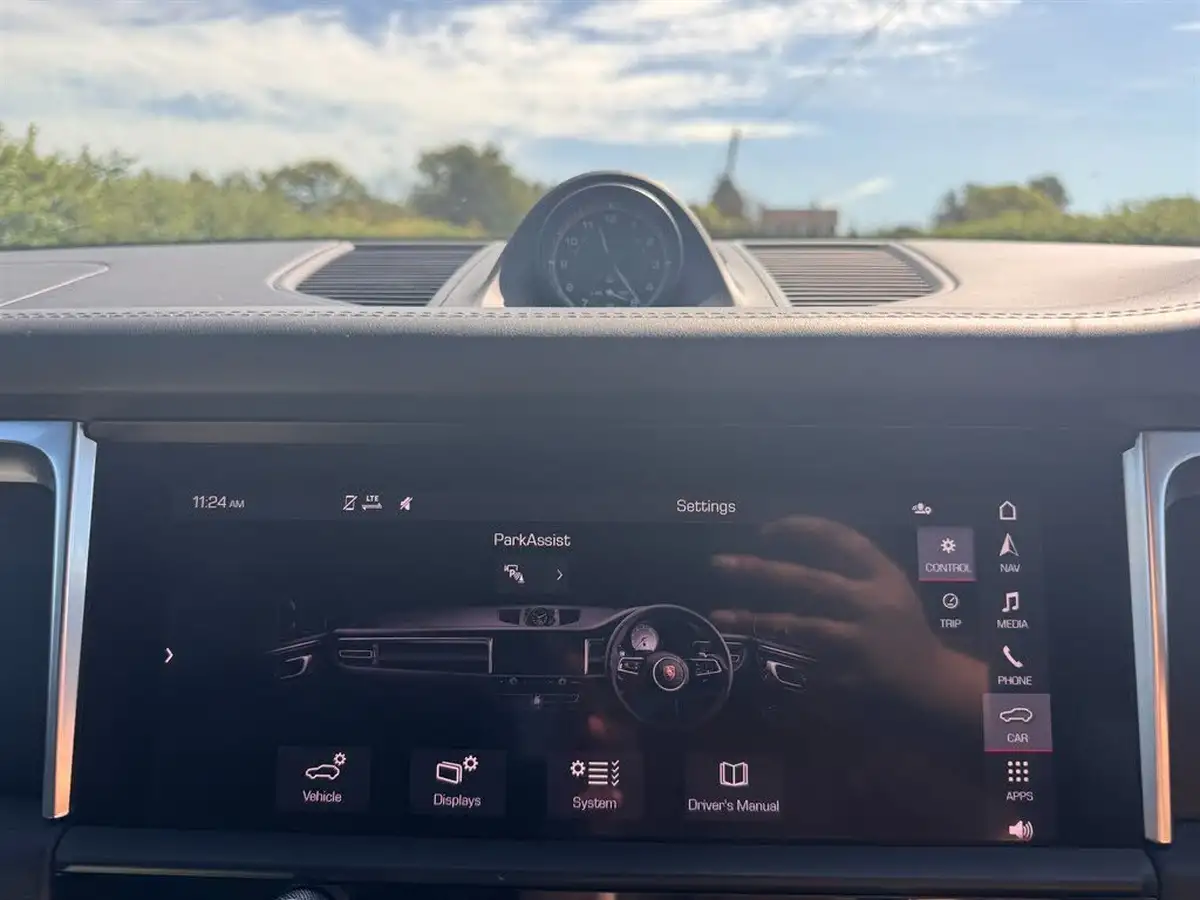 2023-porsche-macan-20-big-20