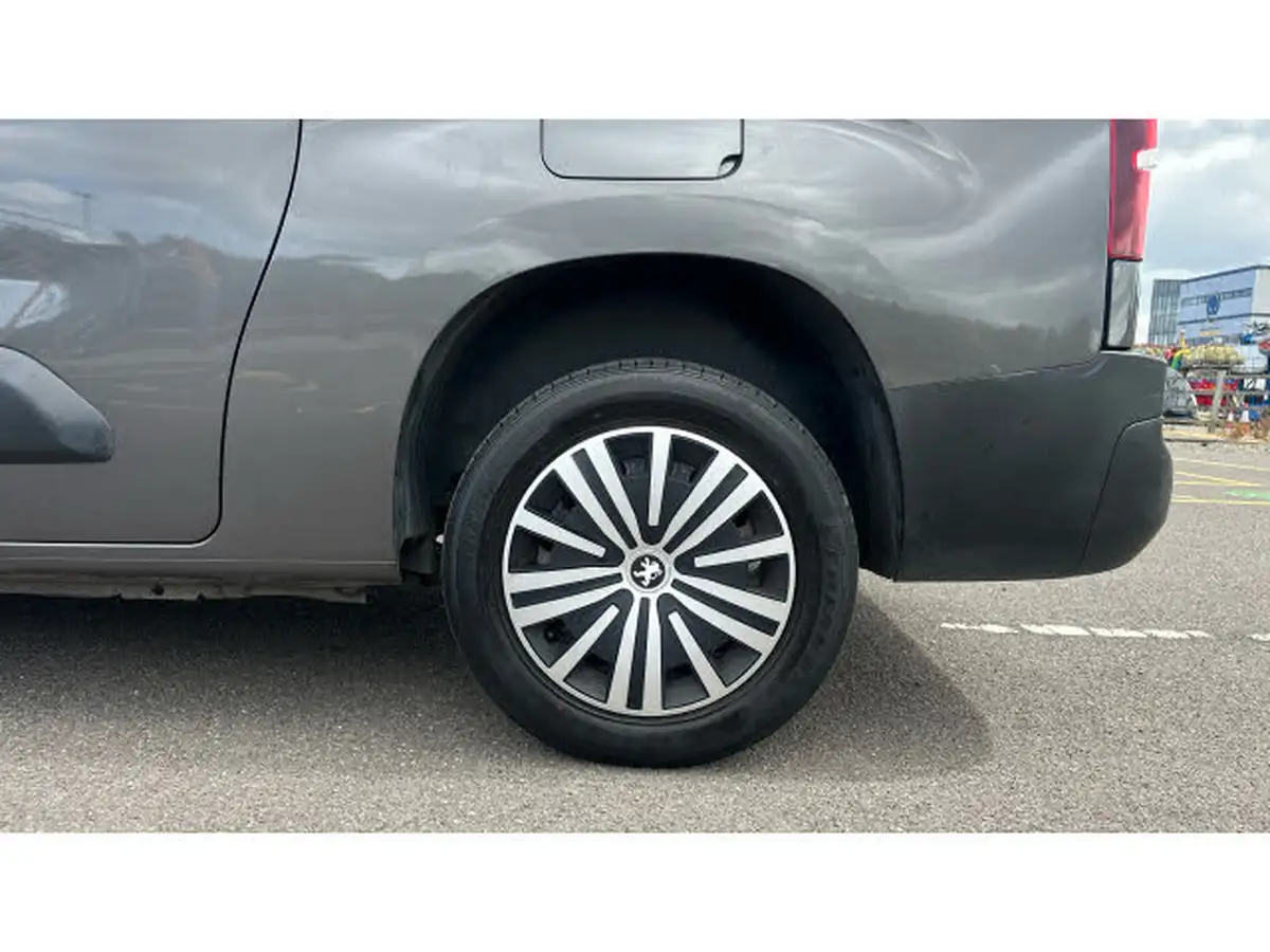 2019-peugeot-partner-16bluehdi-950-professional-big-16