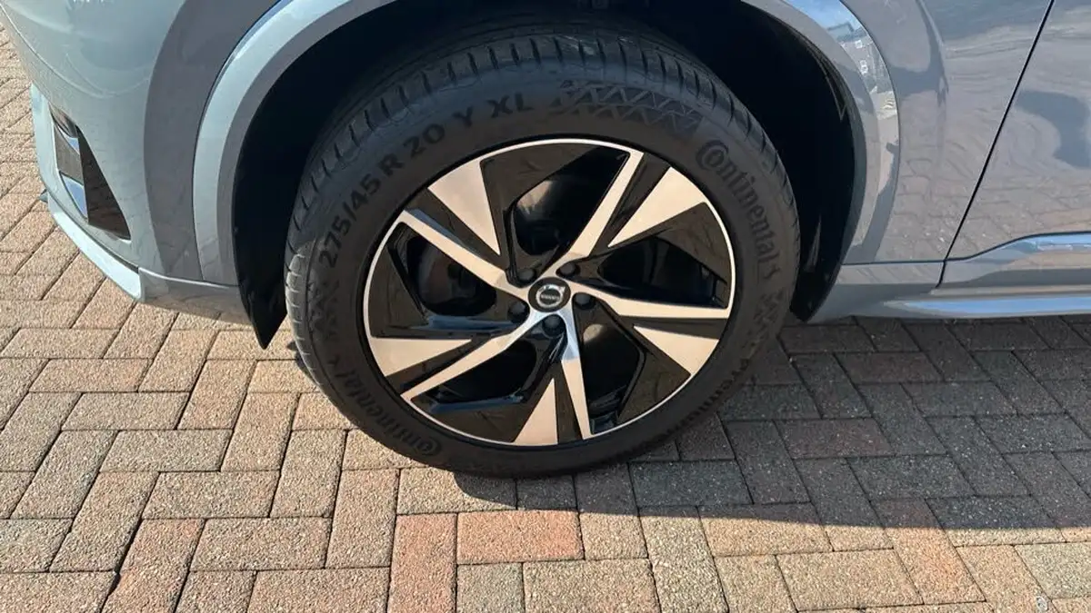 2020-volvo-xc90-20td-b5-r-design-big-40