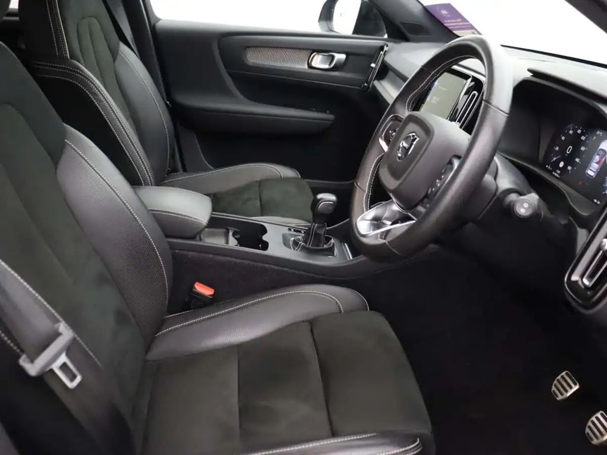 2020-volvo-xc40-15-t3-r-design-pro-big-22
