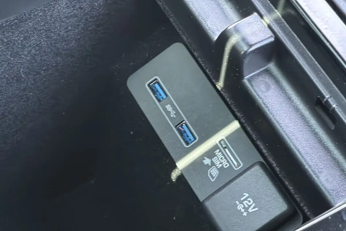 2019-land-rover-range-rover-evoque-20-p250-r-dynamic-hse-big-22