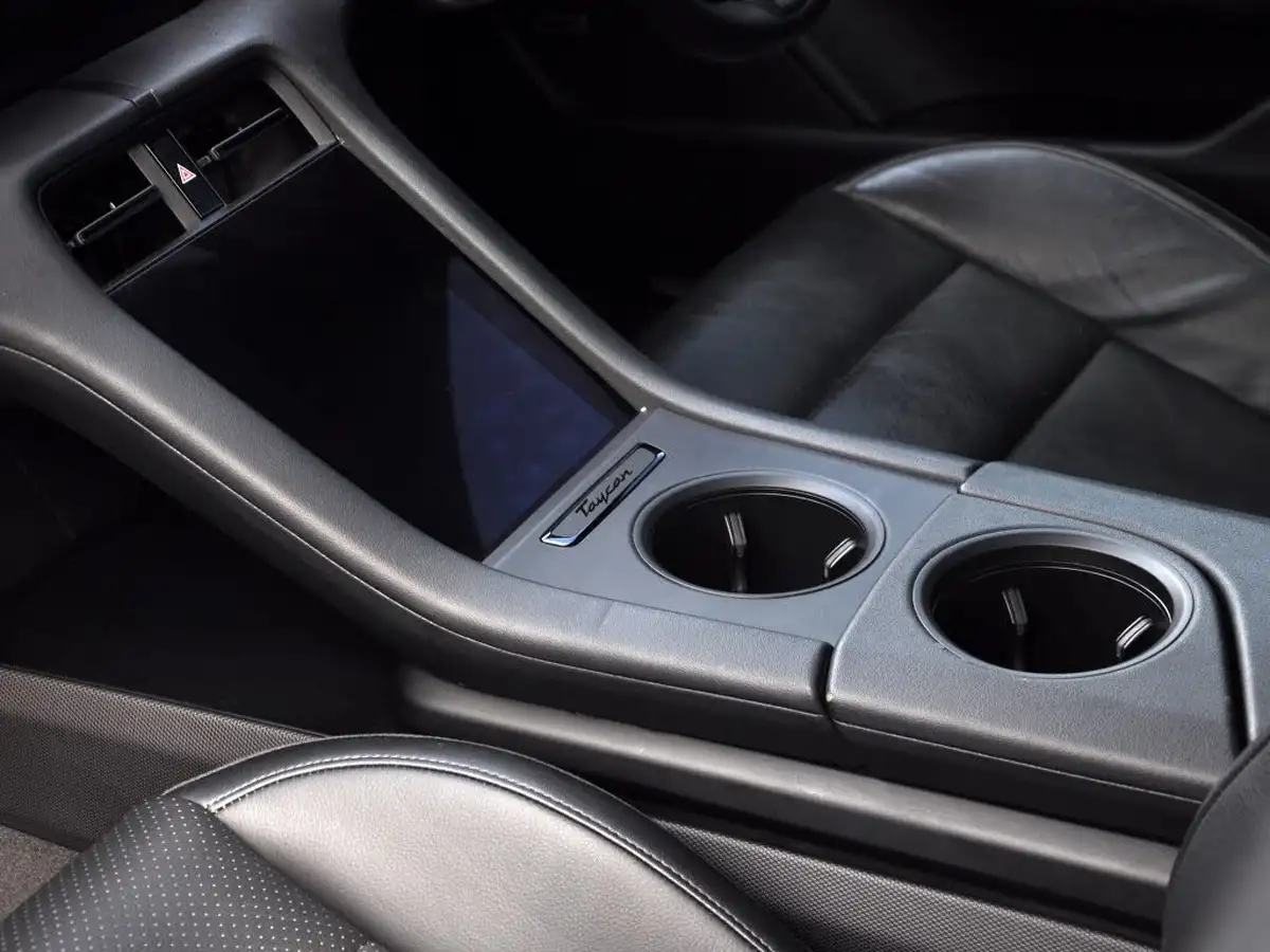 2021-porsche-taycan-e-4s-571ps-performance-battery-plus-big-29