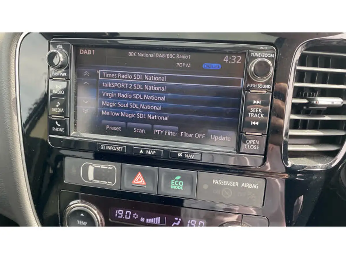 2018-mitsubishi-outlander-22di-d-4-leather-big-33