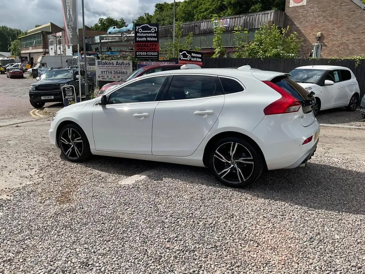 2016-volvo-v40-20td-d2-r-design-pro-big-73