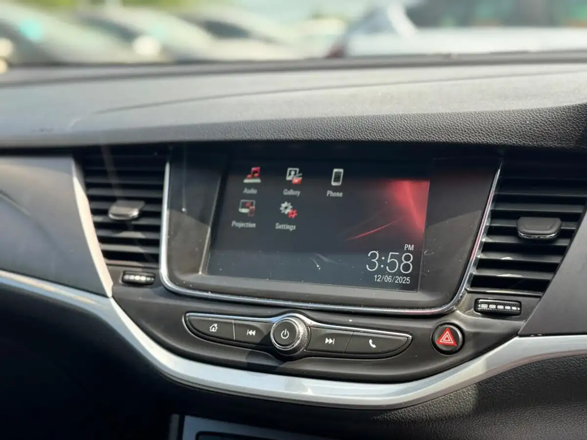 2015-vauxhall-astra-13cdti-design-16v-hatchback-big-23