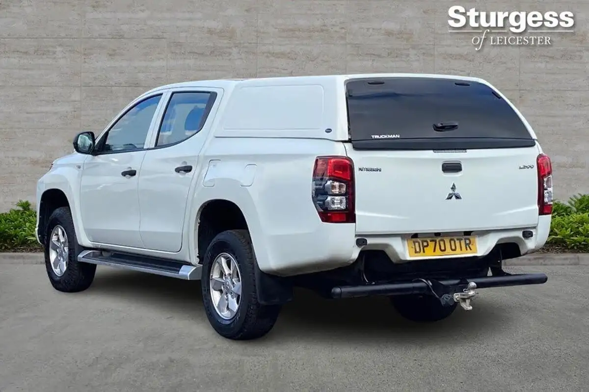 2021-mitsubishi-l200-22di-d-4-life-double-pickup-big-6