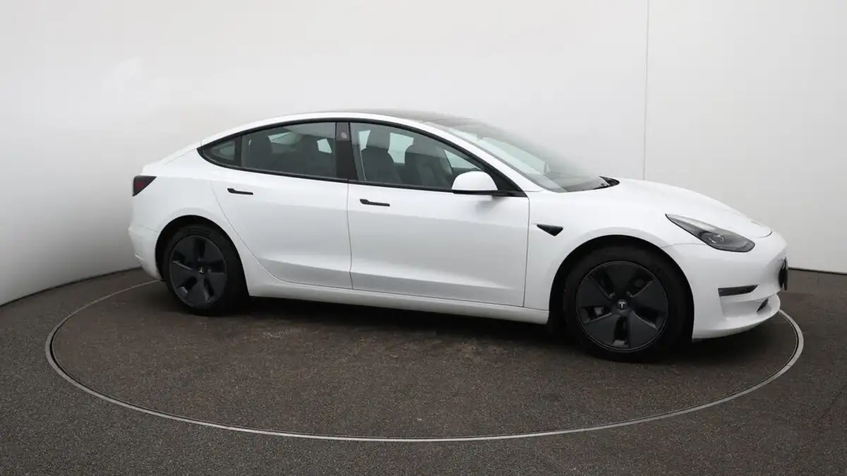 2021-tesla-model-3-e-long-range-awd-big-46