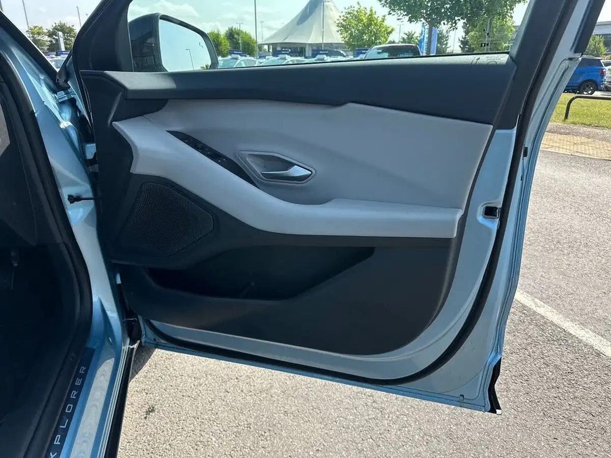2024-ford-explorer-e-premium-286ps-77kwh-big-34