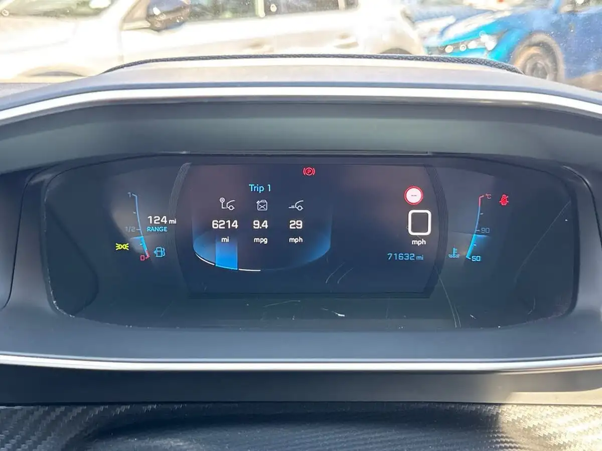 2021-peugeot-2008-suv-12-puretech-allure-premium-130bhp-big-13