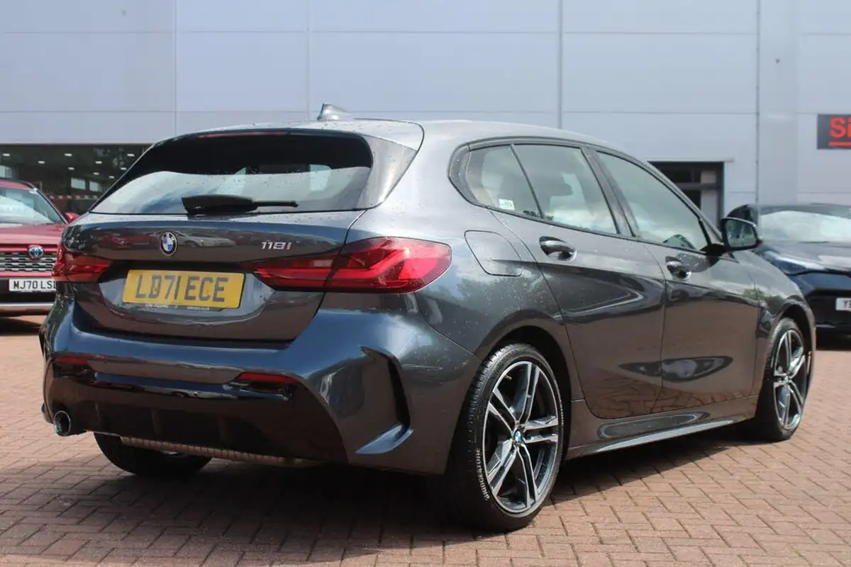 2021-bmw-1-series-15-118i-m-sport-lcp-big-4