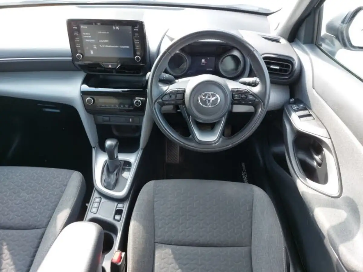 2022-toyota-yaris-cross-15-vvt-i-icon-big-10