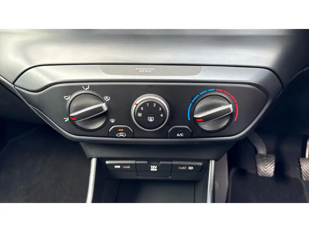 2022-hyundai-i20-10-t-gdi-se-connect-eclutch-imt-big-36