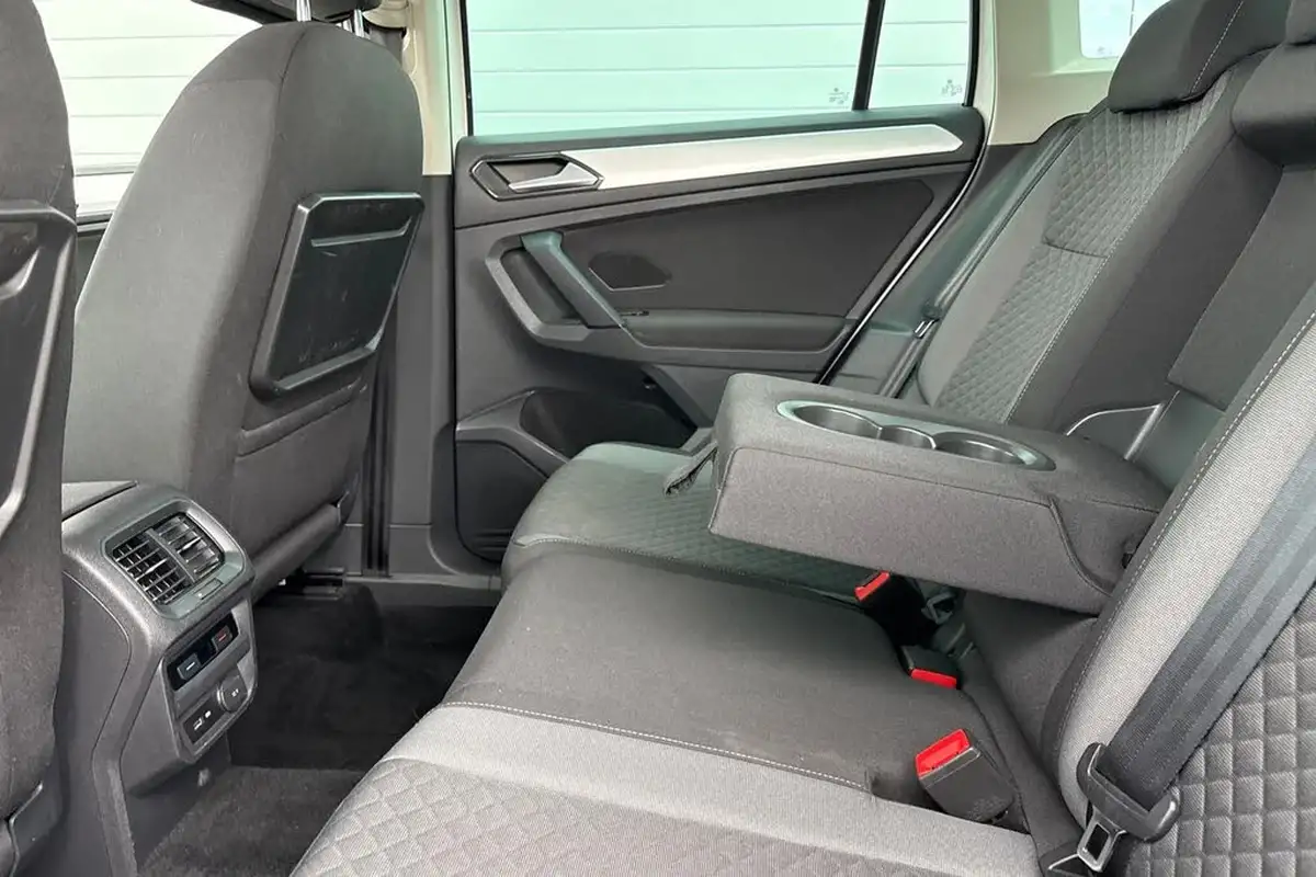 2018-volkswagen-tiguan-20tdi-se-navigation-150ps-4motion-ss-dsg-big-34