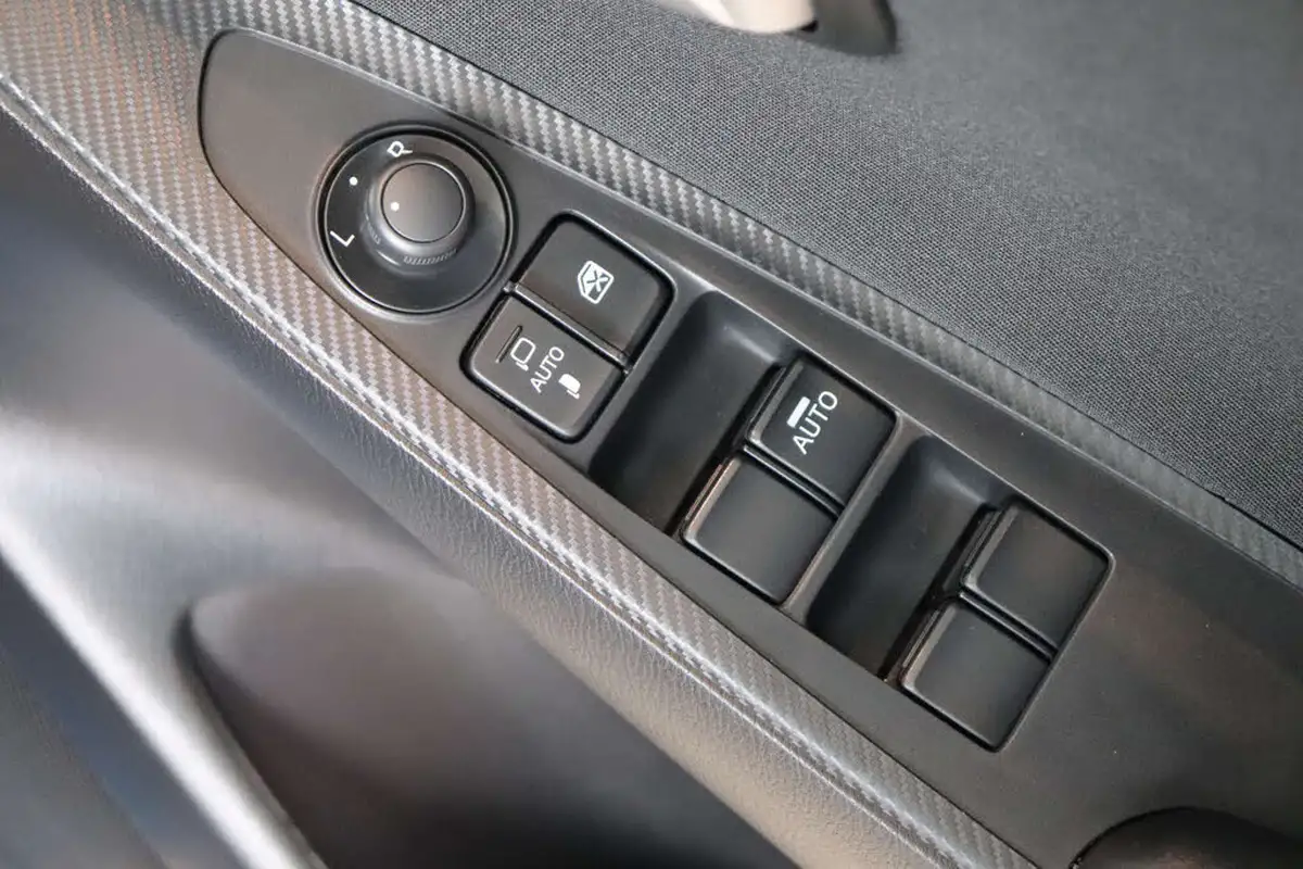 2018-mazda-mazda2-15-se-l-nav-auto-big-55