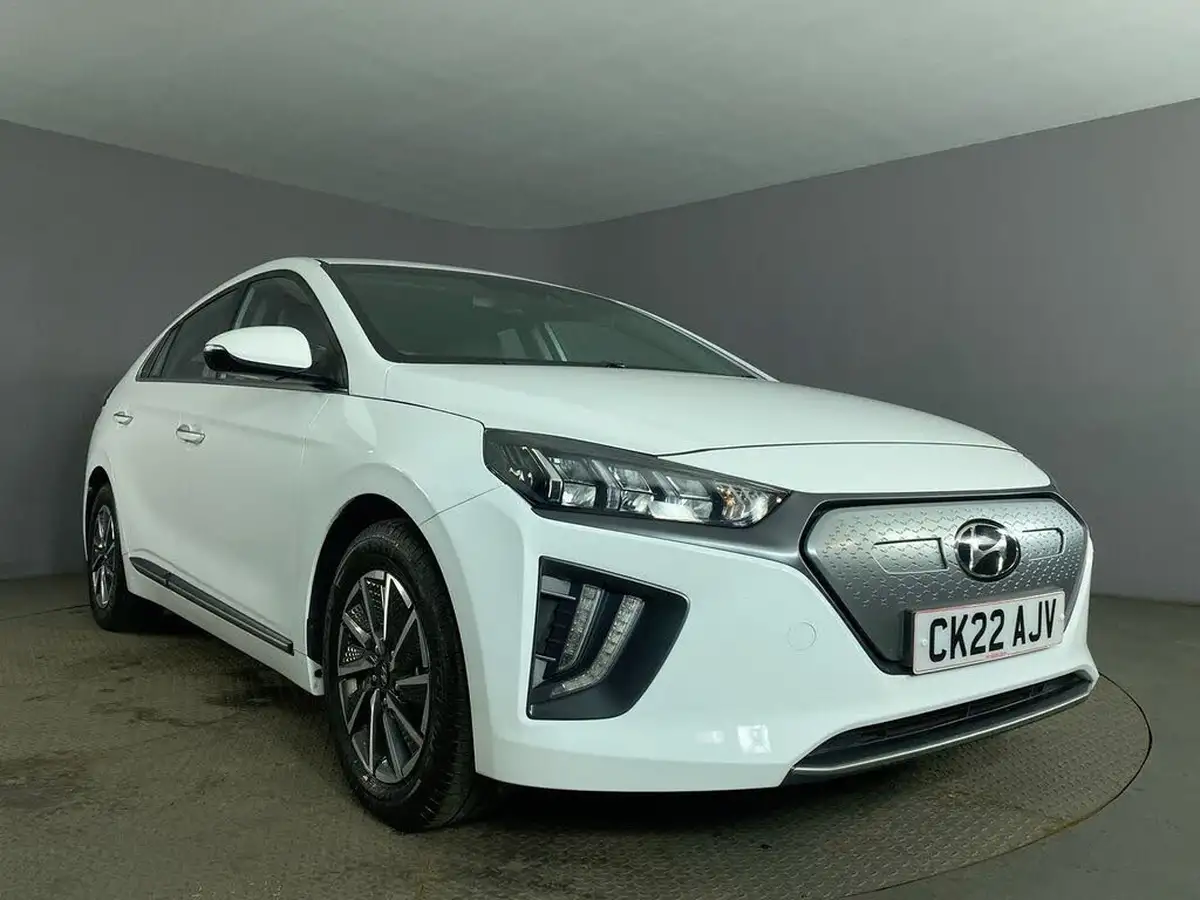 2022-hyundai-ioniq-e-premium-electric-big-10