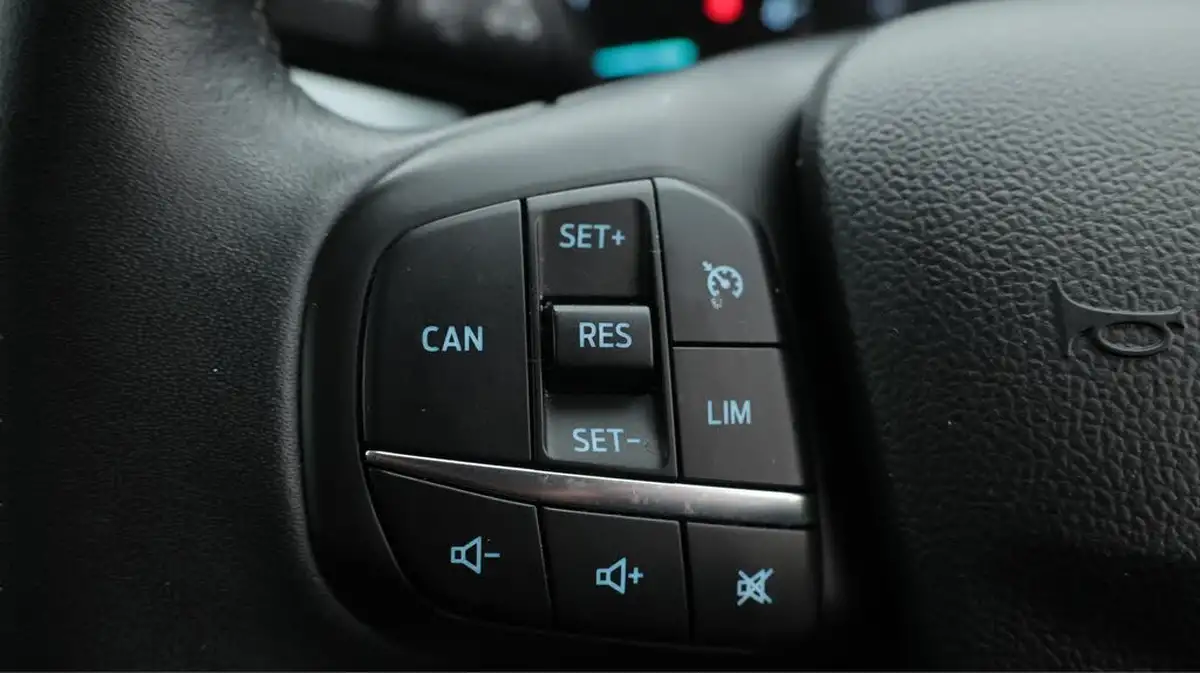 2019-ford-focus-10t-active-hatchback-big-23