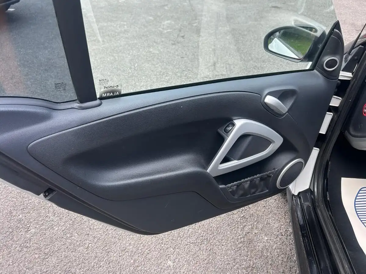 2012-smart-fortwo-10-brabus-xclusive-coupe-softouch-big-25