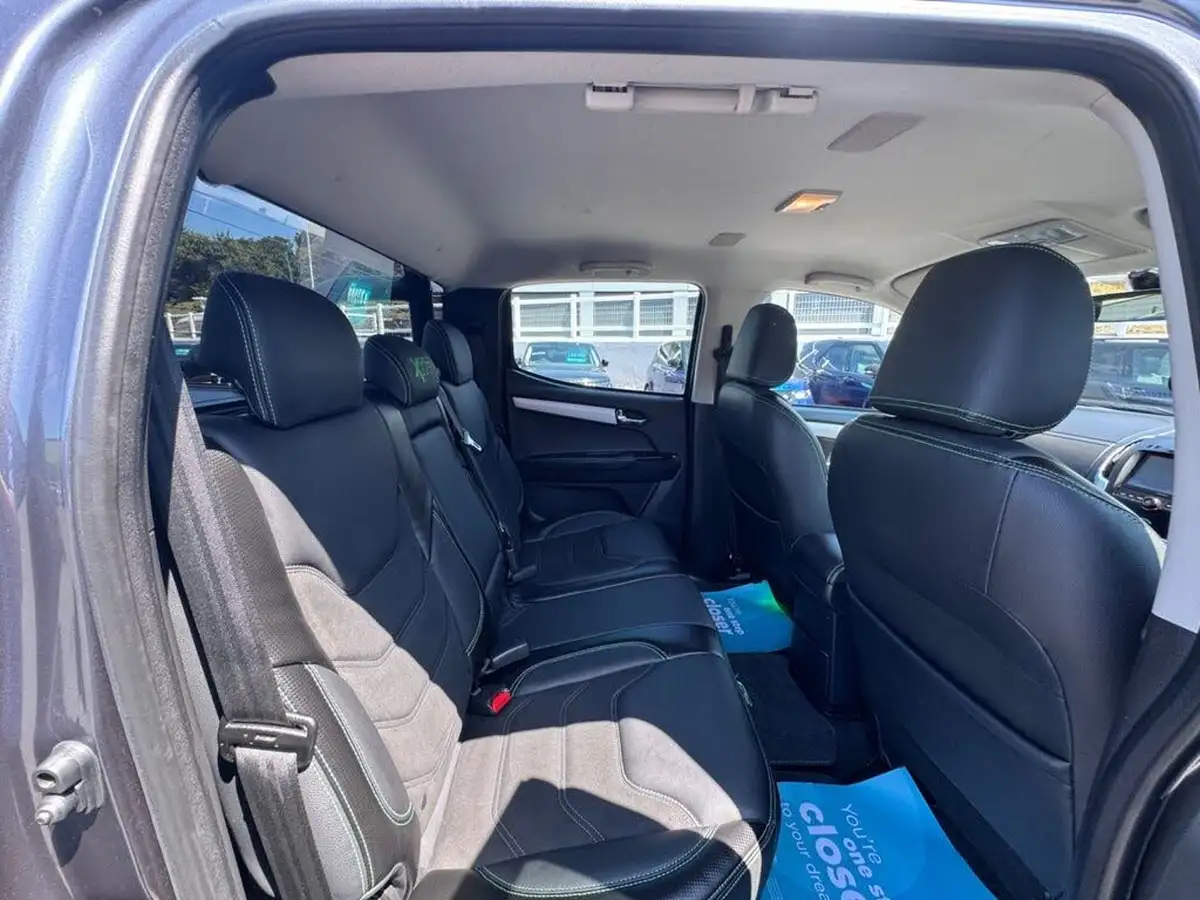 2019-isuzu-d-max-19td-yukon-nav-double-pickup-auto-big-12