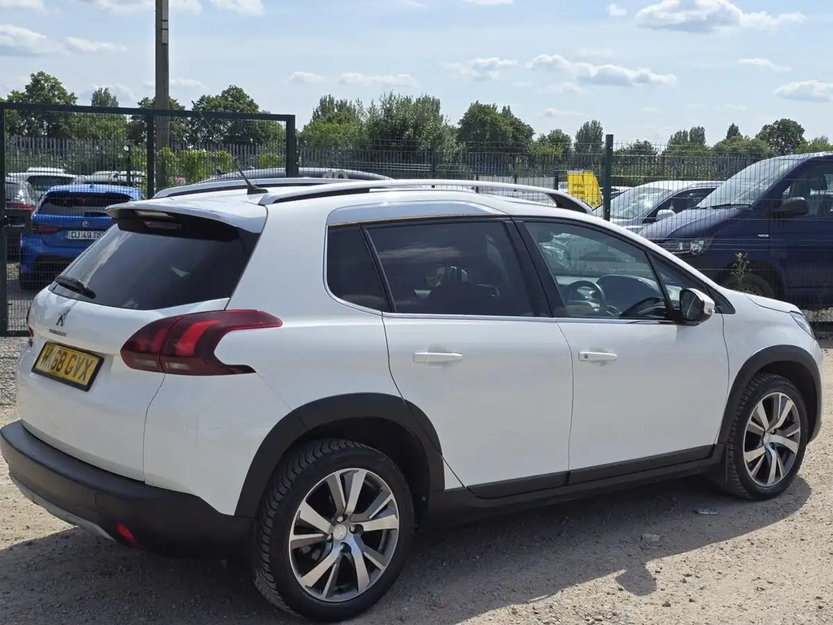 2019-peugeot-2008-suv-12-puretech-allure-110bhp-eat6-big-17