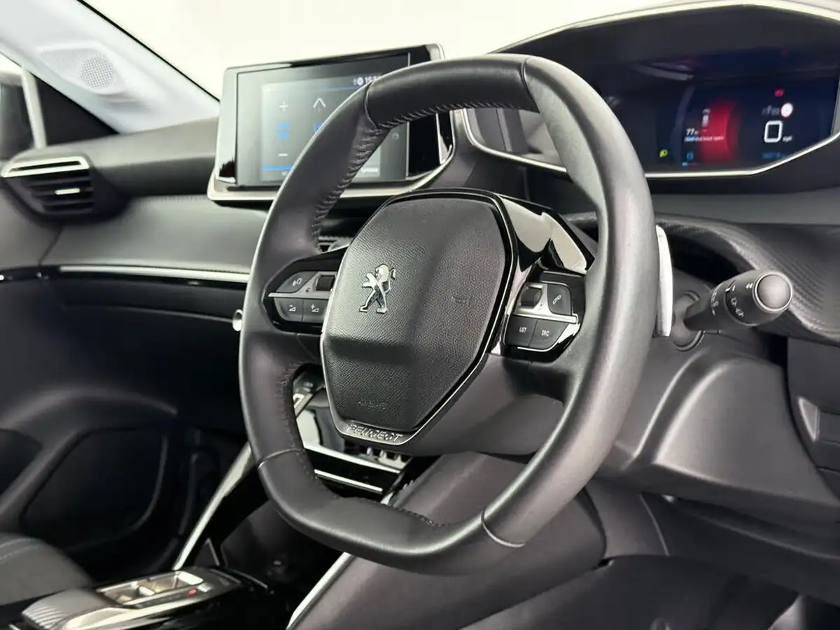 2022-peugeot-208-12-puretech-allure-premium-100bhp-eat8-big-20