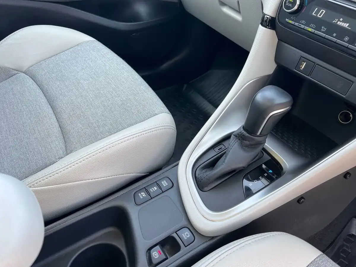 2021-toyota-yaris-15-vvt-i-excel-big-14