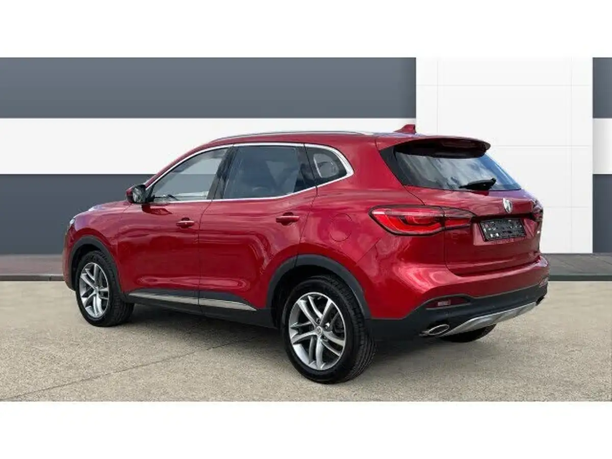 2022-mg-hs-15t-gdi-exclusive-162ps-big-1