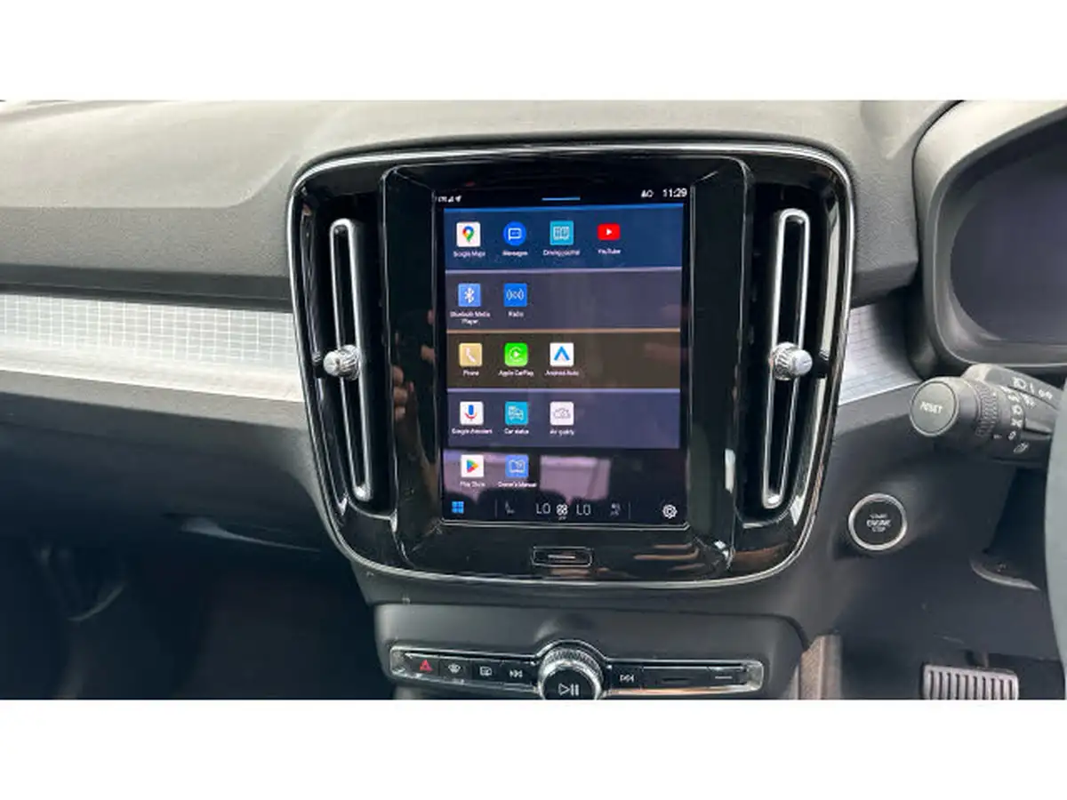 2023-volvo-xc40-20-b3-plus-big-7