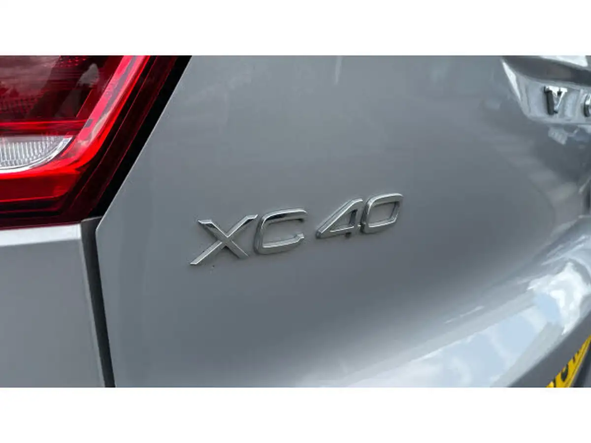 2023-volvo-xc40-20-b3-plus-big-31