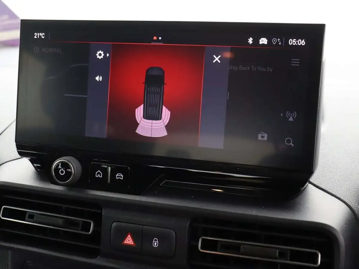 2024-vauxhall-combo-life-e-design-xl-big-20