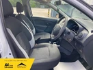 2015-dacia-sandero-12-ambiance-small-11