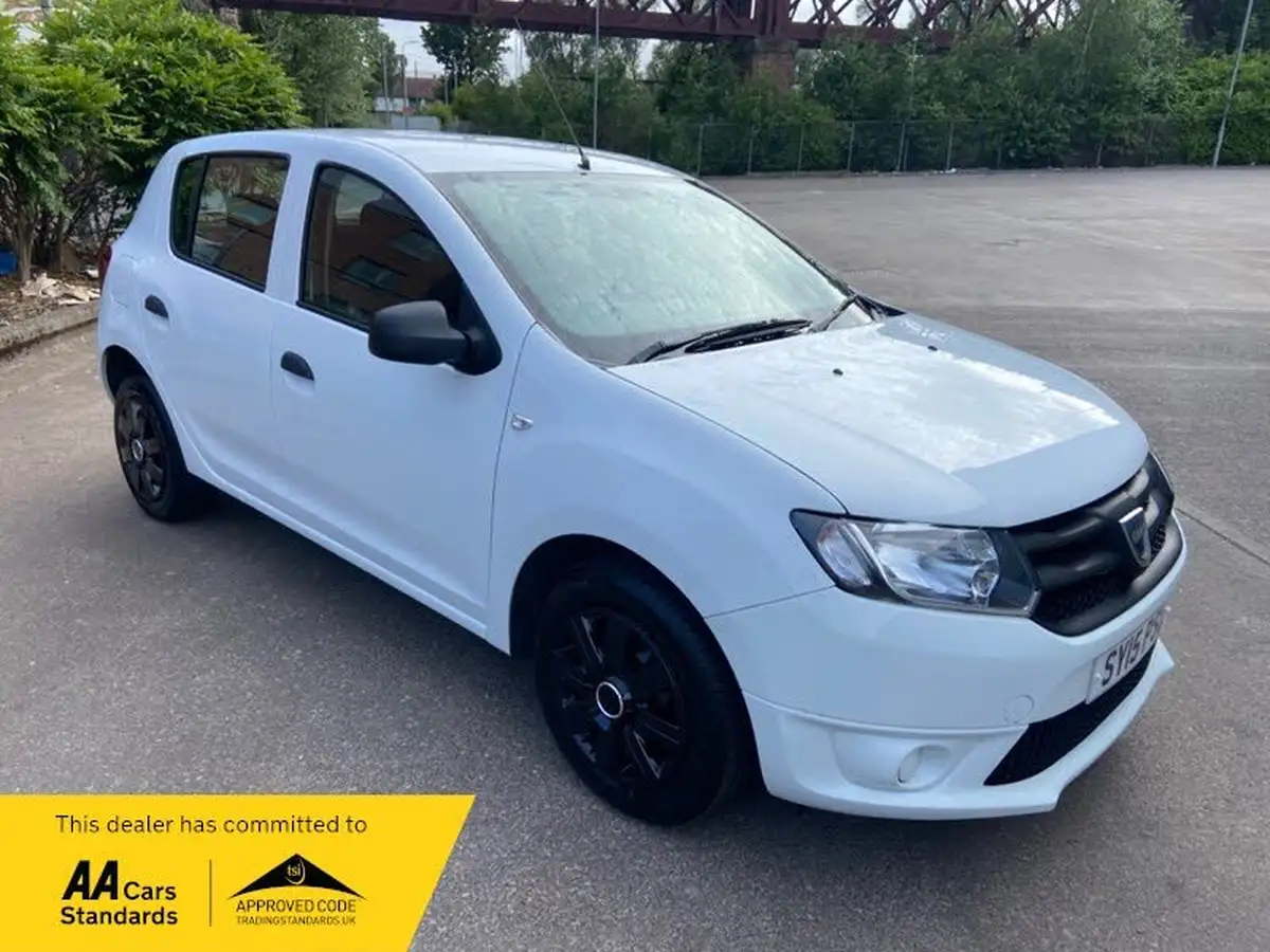 2015-dacia-sandero-12-ambiance-big-0