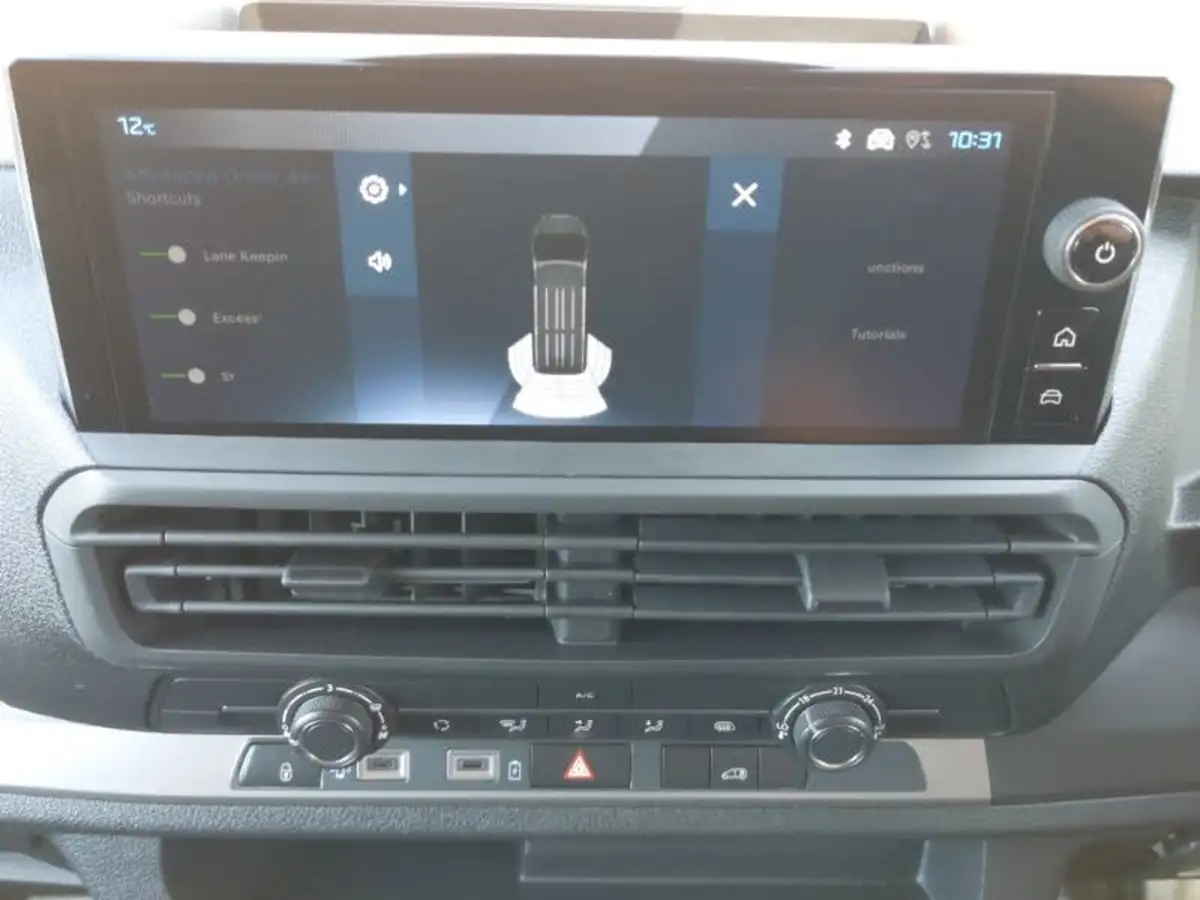 2024-peugeot-expert-15-bluehdi-professional-long-big-18