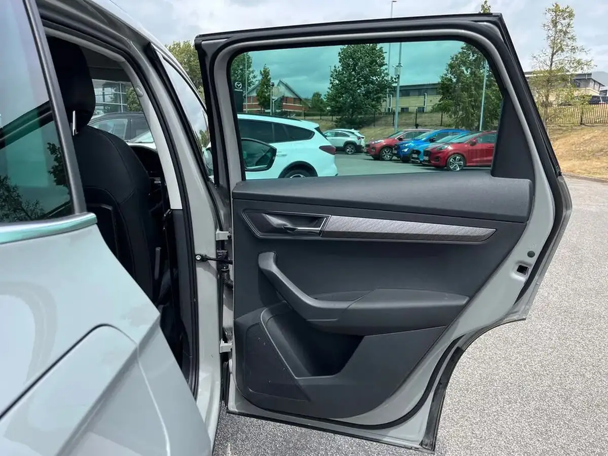 2024-skoda-karoq-15-tsi-se-l-dsg-big-33