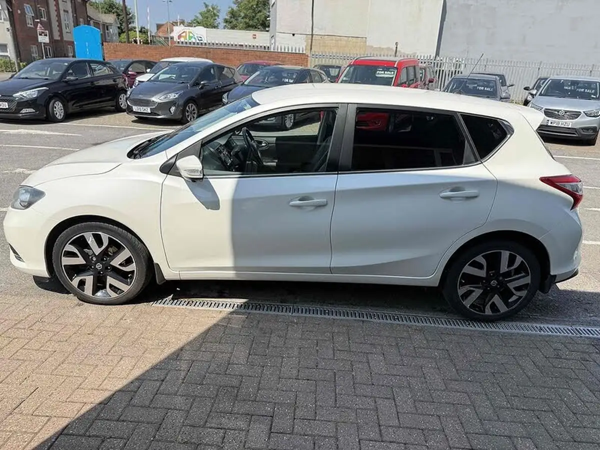 2016-nissan-pulsar-16-dig-t-tekna-big-3