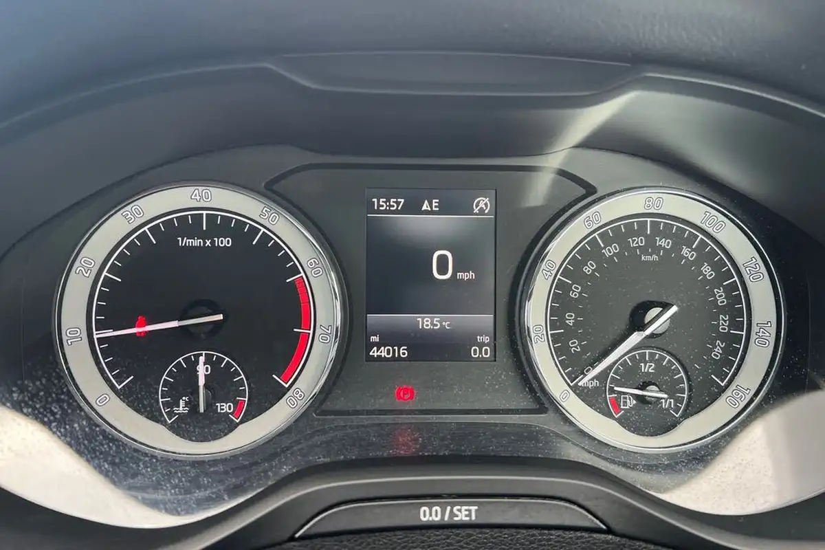 2019-skoda-karoq-15-tsi-se-l-big-26
