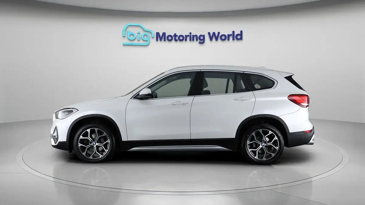 2021-bmw-x1-20td-sdrive18d-xline-big-4