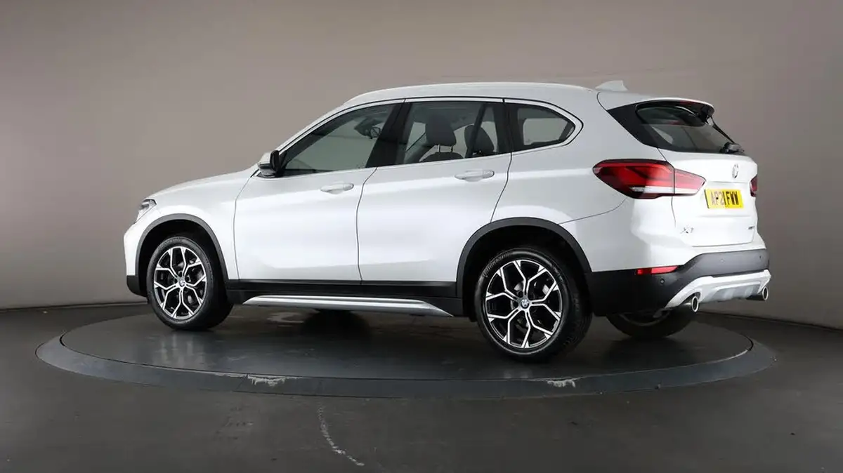 2021-bmw-x1-20td-sdrive18d-xline-big-76