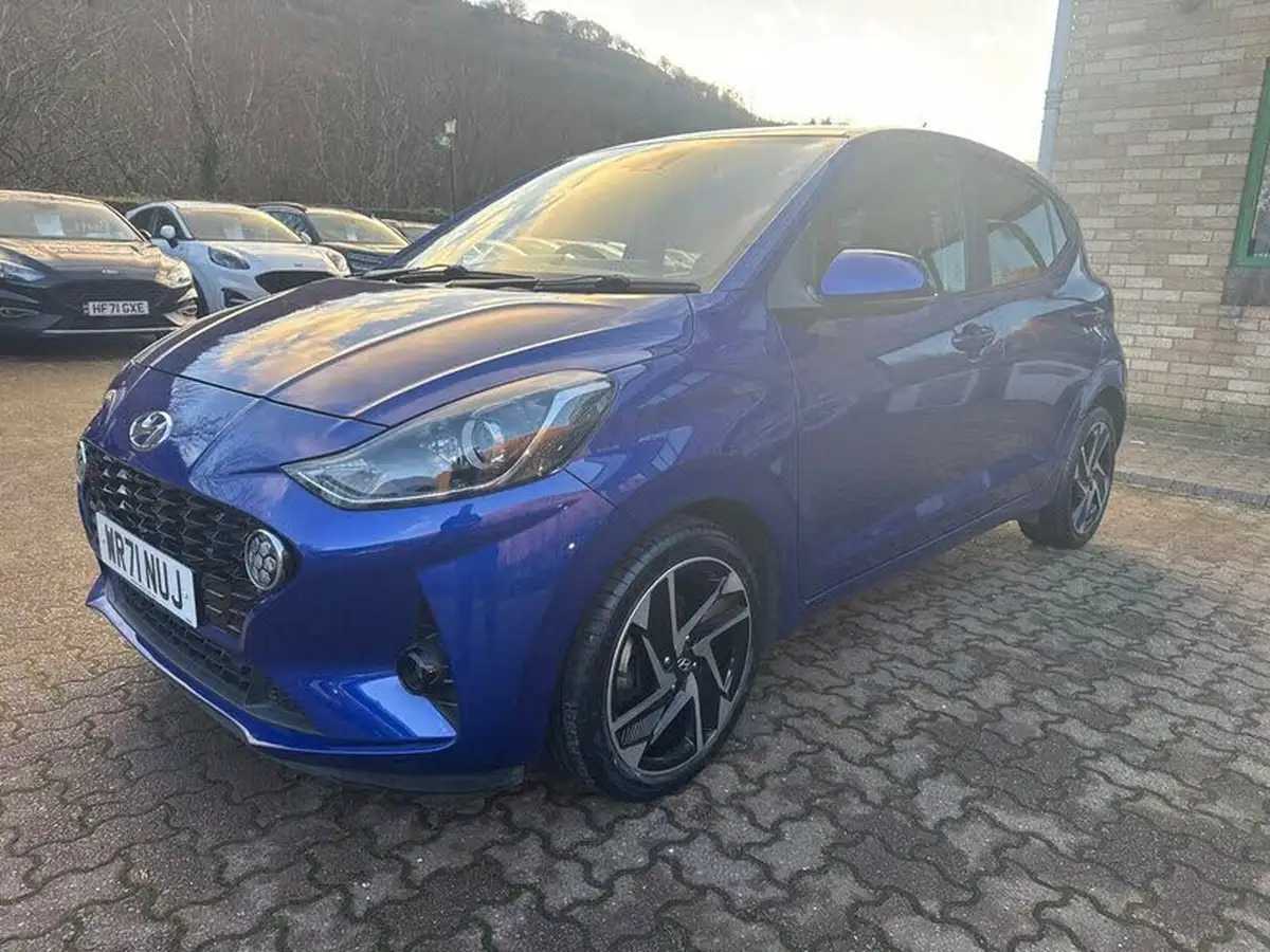 2021-hyundai-i10-10-premium-big-10