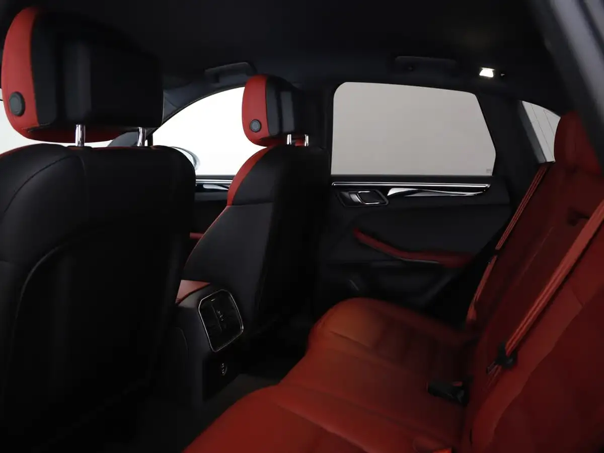 2021-porsche-macan-30-s-big-34