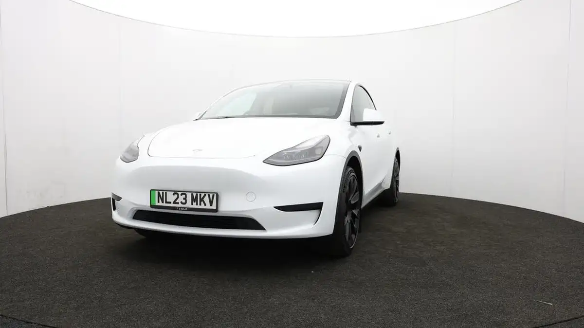 2023-tesla-model-y-e-rwd-big-61