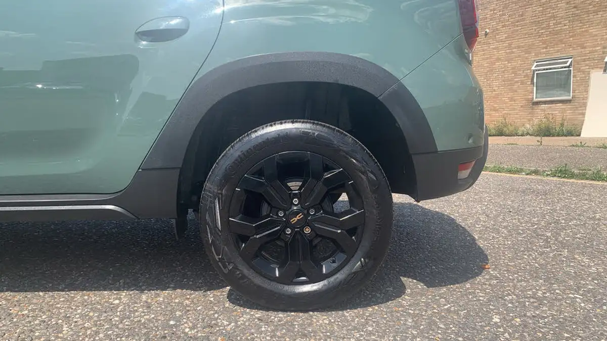 2023-dacia-duster-13-tce-extreme-150bhp-edc-big-14