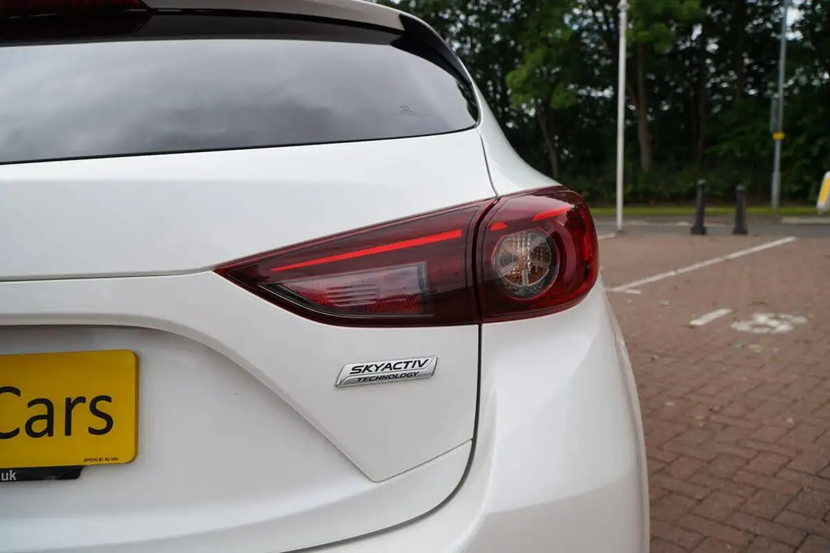 2017-mazda-mazda3-20-se-l-nav-hatchback-5d-big-62
