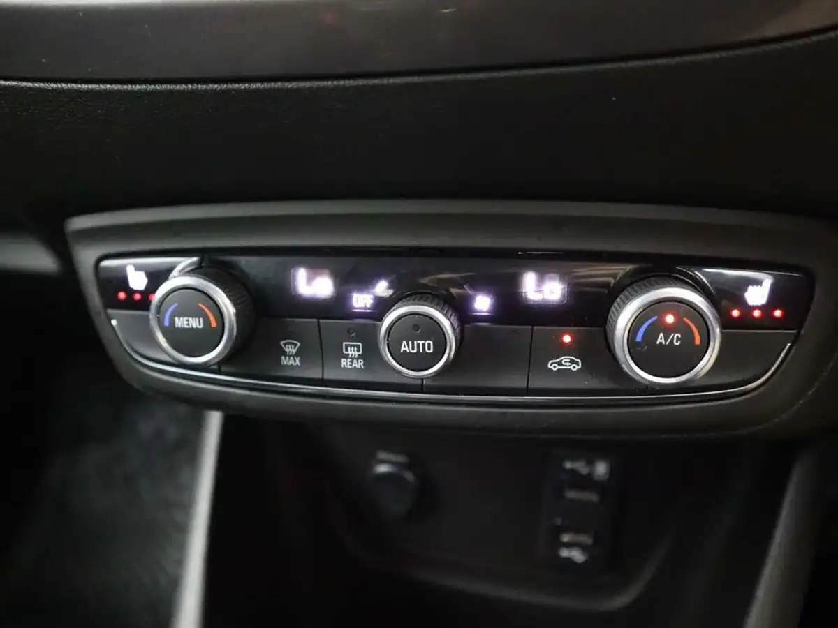 2021-vauxhall-crossland-12-ultimate-nav-big-30