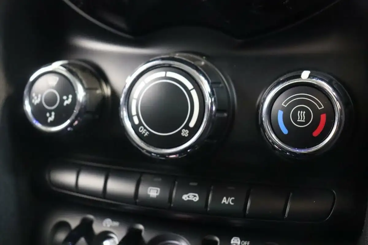 2019-mini-cooper-15-cooper-classic-hatchback-5d-big-22