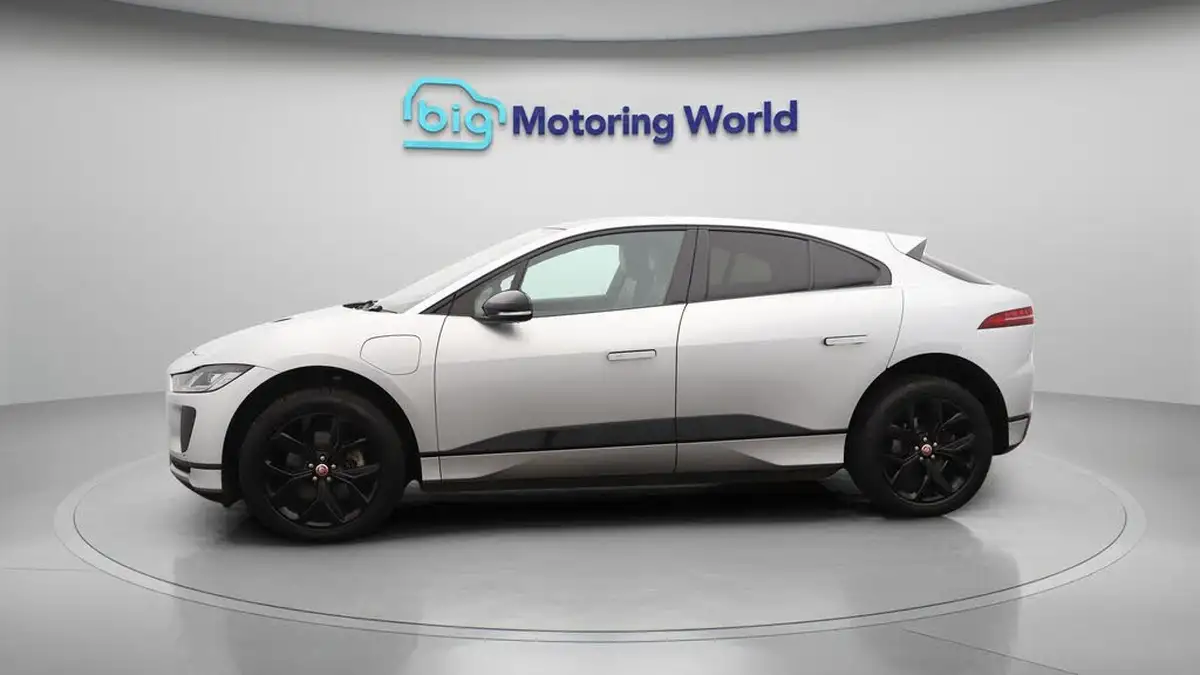 2022-jaguar-i-pace-ev400-hse-black-big-4