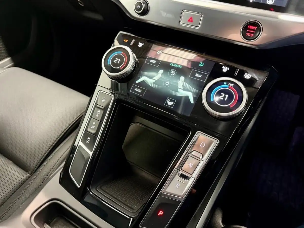 2019-jaguar-i-pace-ev400-s-big-16