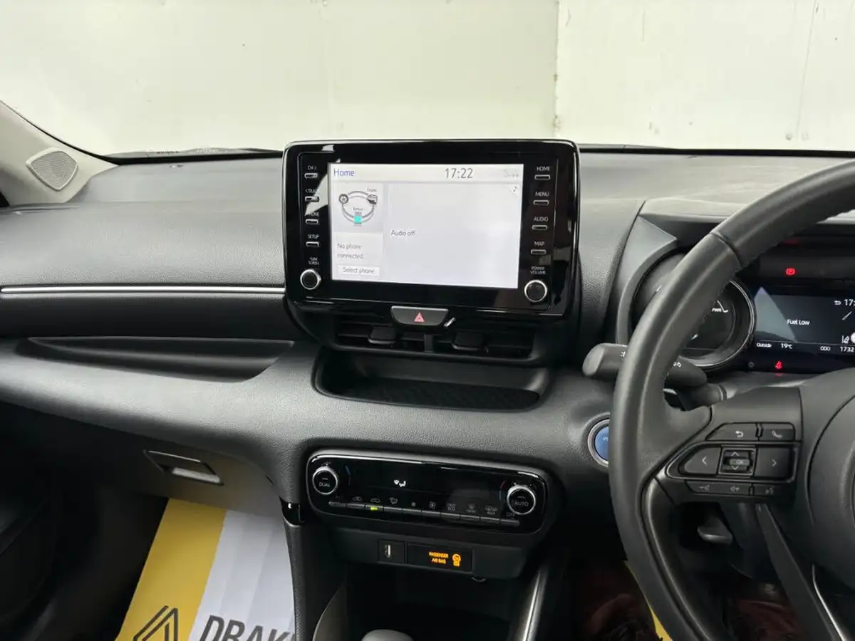 2023-mazda-mazda2-15-agile-big-30