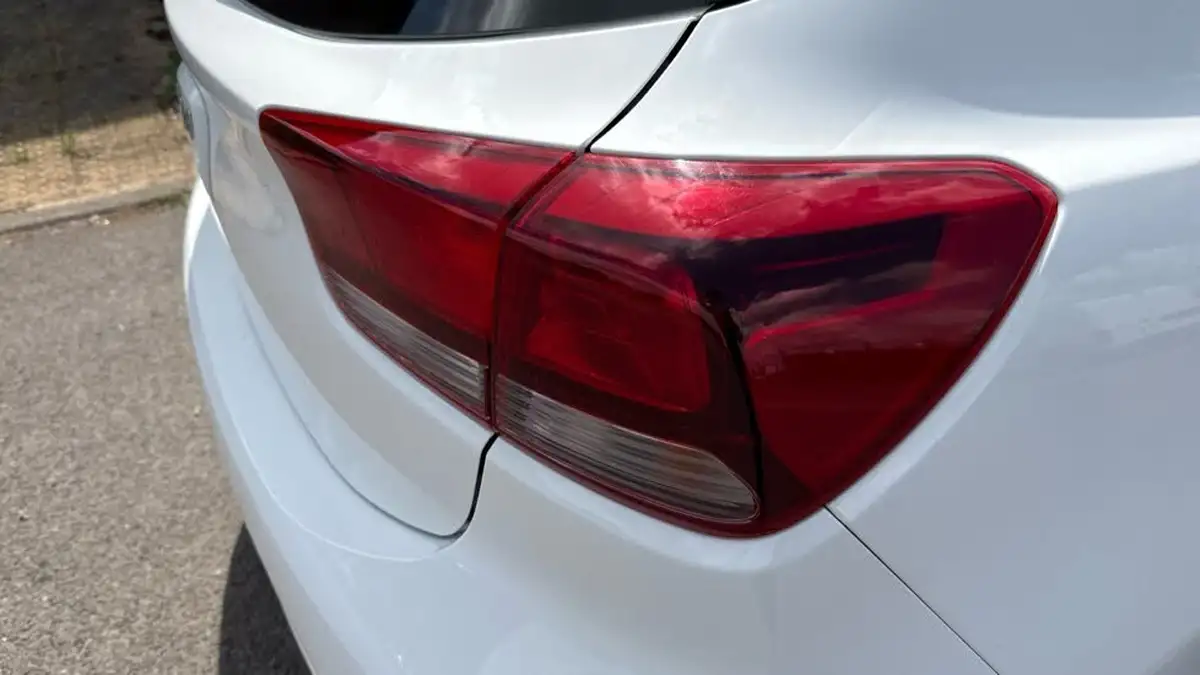 2022-kia-rio-10-t-gdi-2-big-28